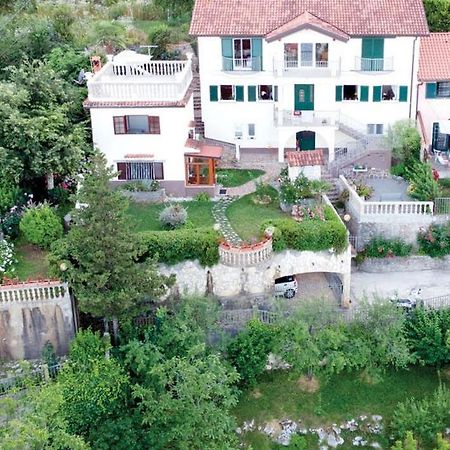 Appartamento H-Elios Laurana Esterno foto