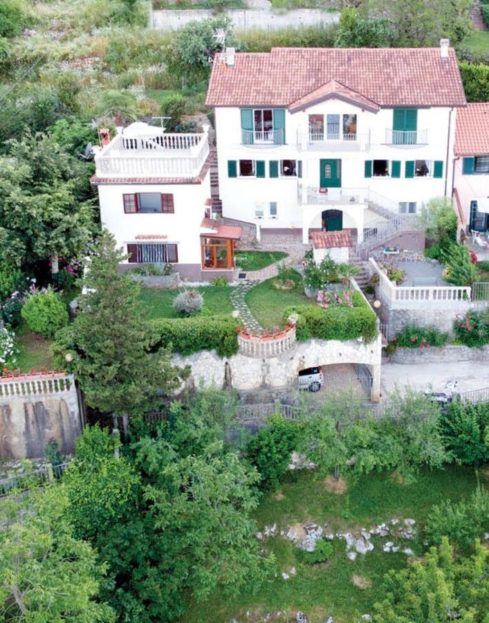 Appartamento H-Elios Laurana Esterno foto