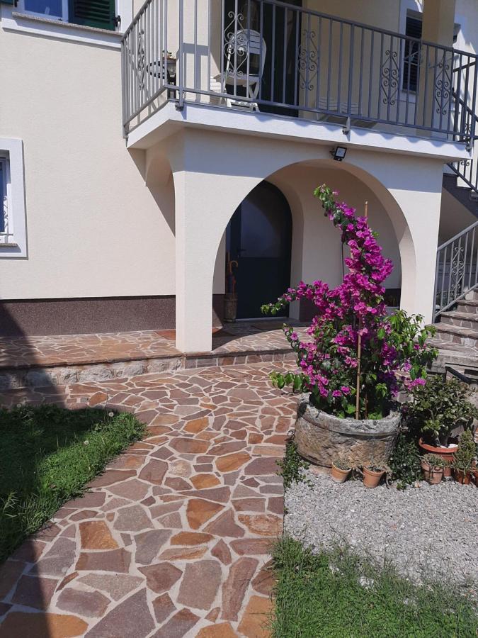 Appartamento H-Elios Laurana Esterno foto